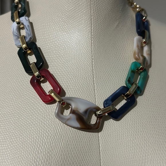 353 NWT $39 Boho Multicolor Chunky Acrylic Link Gold Hardware Necklace (size OS) - Picture 4 of 9